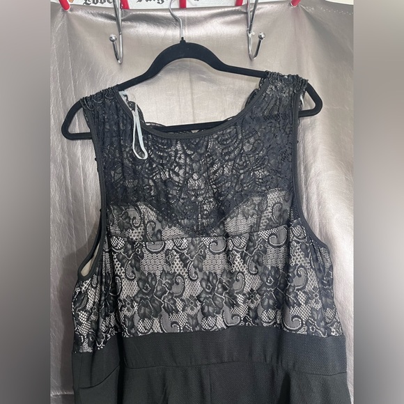 Love Squared Women’s Black and Lace dress size 3X New w/o tags - Picture 7 of 7